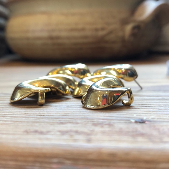 Vintage | Gold-tone Link Statement PiercedEarrings - Picture 4 of 7